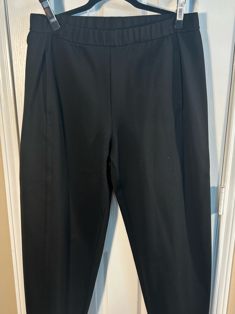 Black Women's Tailored Pull-On Trousers